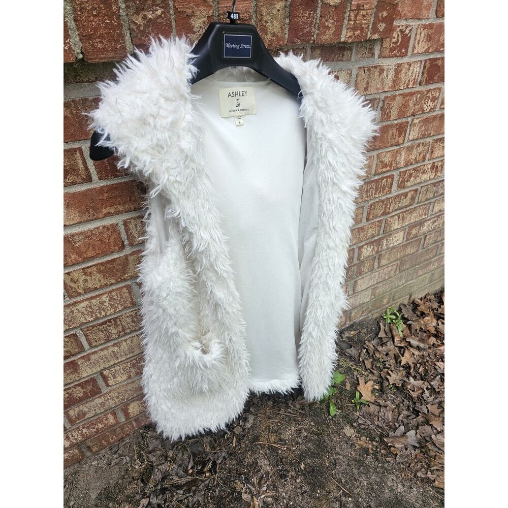 Ashley by 26 International Faux Fur Hooded Vest Shaggy Sherpa Y2K Boho Size L